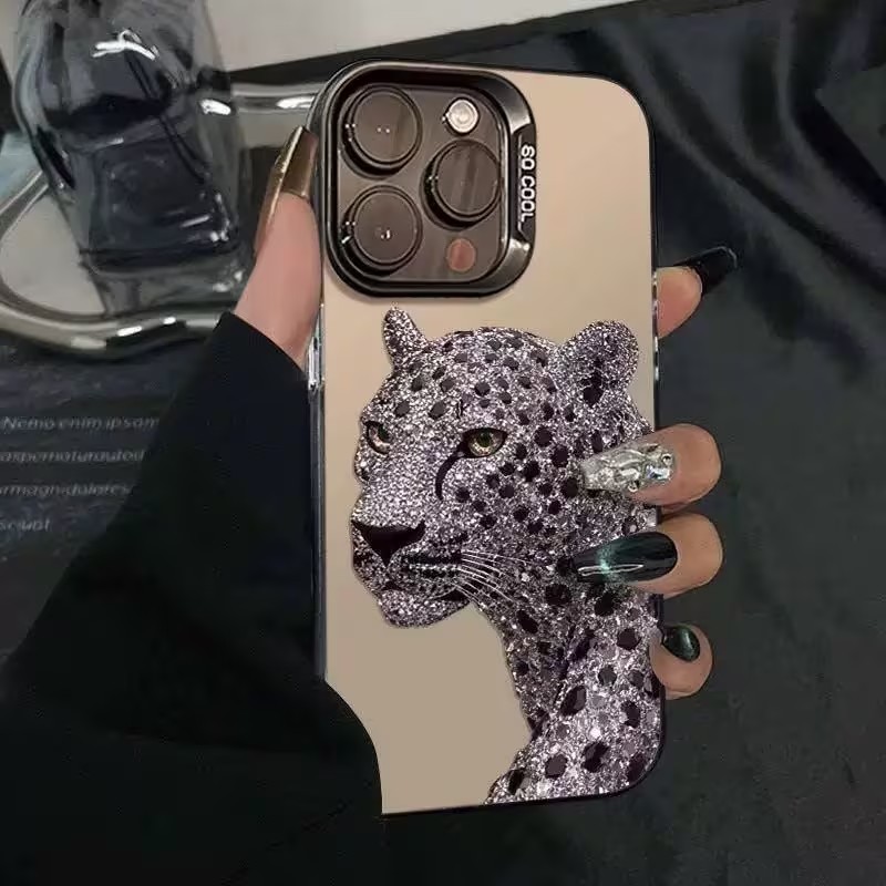 IMD Holographic Silver Phone C - đánh giá và giá Apple Iphone 15 Pro Max