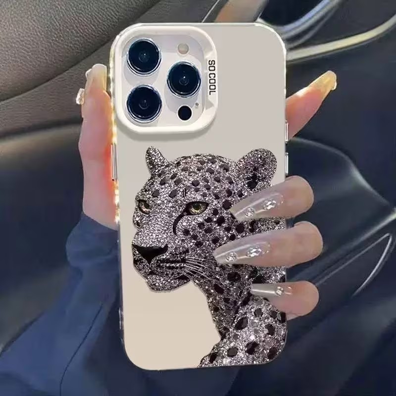 IMD Holographic Silver Phone C - đánh giá và giá Apple Iphone 15 Pro Max